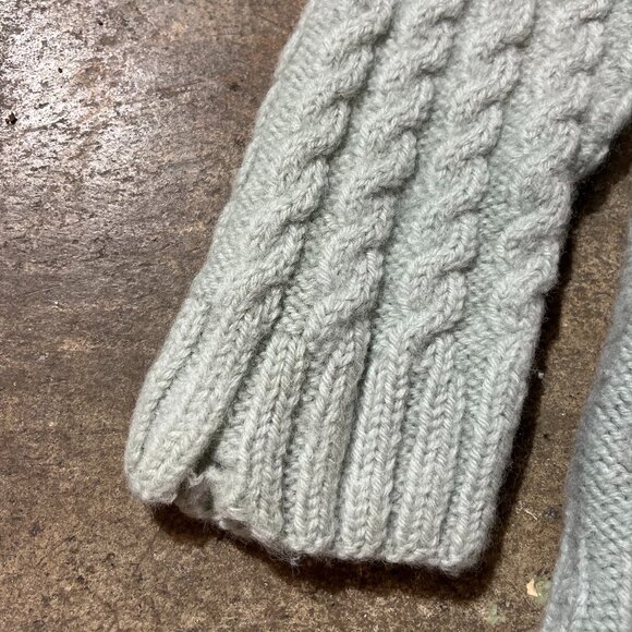 Vintage Hand Knit Cabled V-neck Sweater Mint Green - Picture 3 of 3